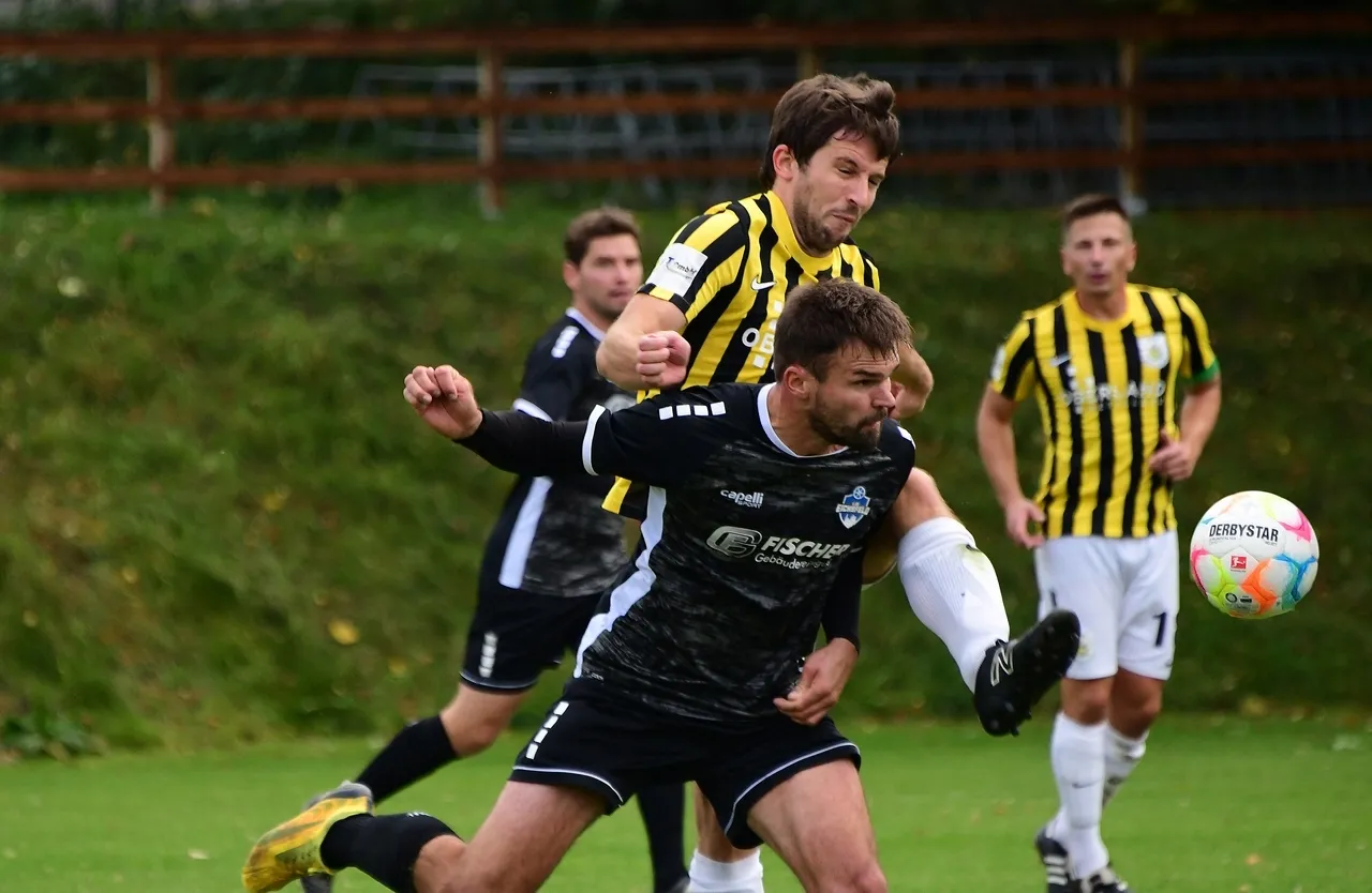 Platzdebüt zum Heimfinale: Schleizer bitten 1. FC Eichsfeld zum Kunstrasentanz