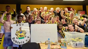 SOK, STOPP, SIEG: FSV Schleiz gewinnt bei Traumambiente gegen Blau-Weiß Neustadt